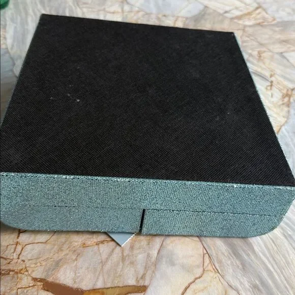 Ulta Beauty Glittery Teal Beauty Box - Picture 12 of 13